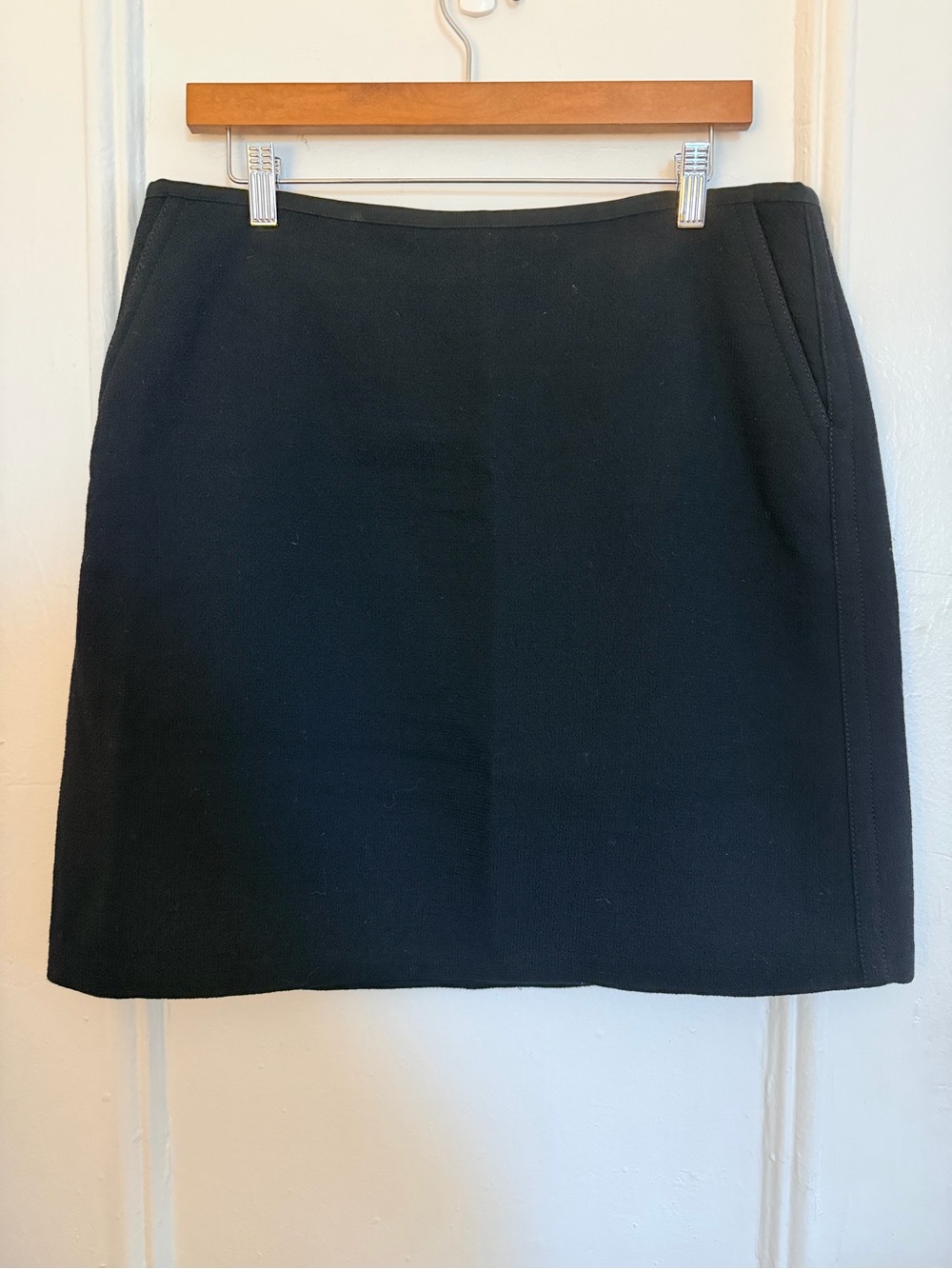 Lafayette 148 - Wool Crepe Midi Skirt with pockets - Size 10